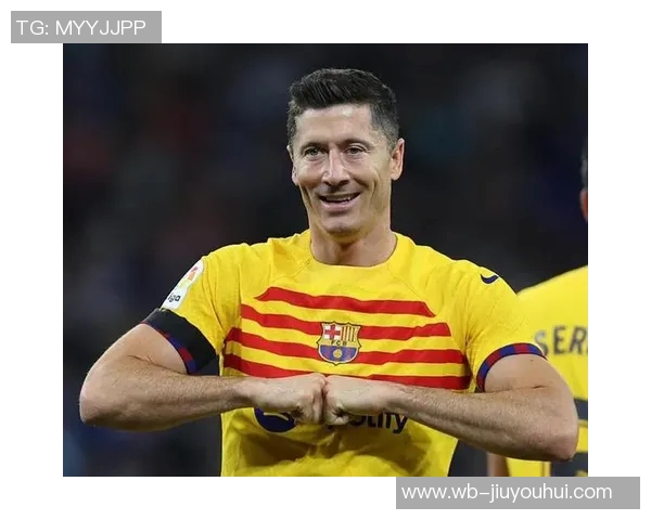 莱万首选继续留在巴萨，若不续约可能考虑退役